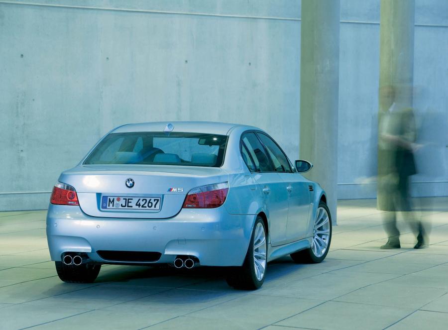  BMW M5 (E60) 2004 года  (WW) (фото 38 из 98)